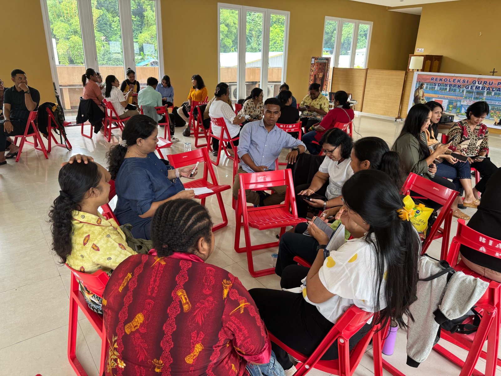 Rekoleksi Guru YPPK Berubah dan diskusi kelompok
